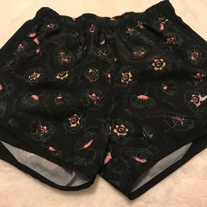 Black nike shorts with flowers (M)